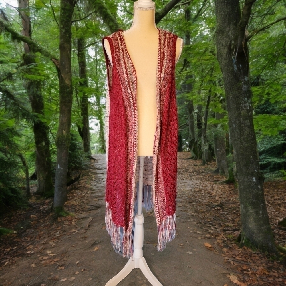 Absolutely Famous Juniors XL Red & Gray Fringe Open Front Sweater Vest T29